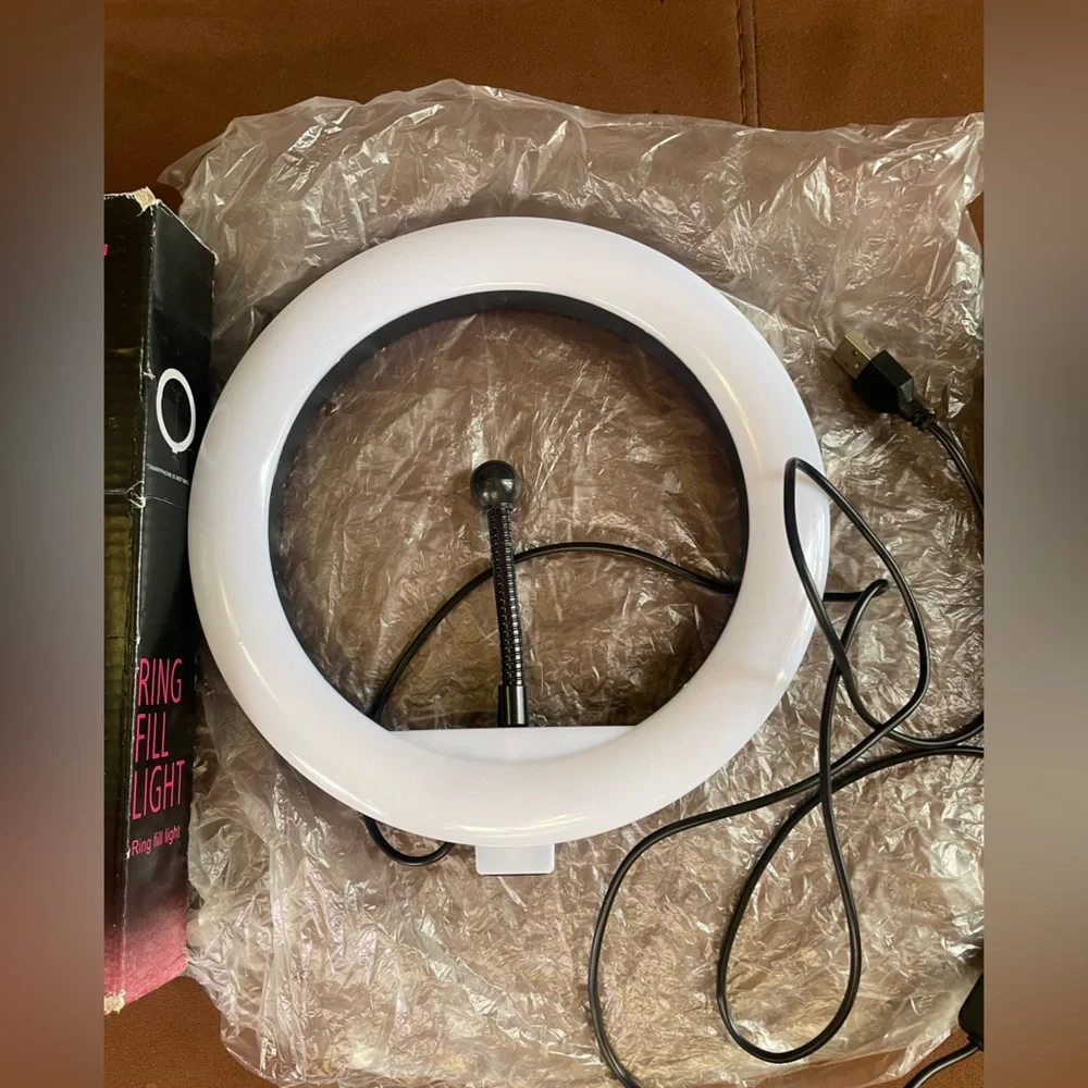 8” Ring Fill Light. Perfect For Beginner Content Creators 💡